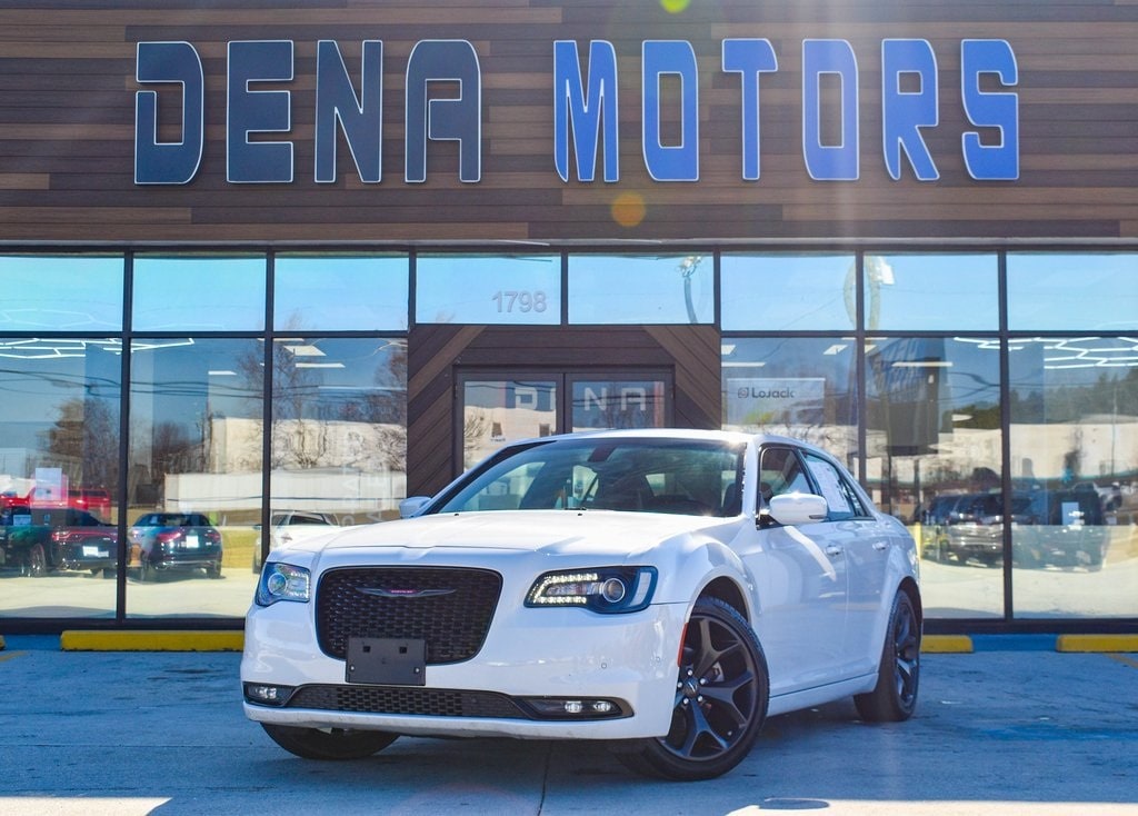 2023 Chrysler 300 S's photo