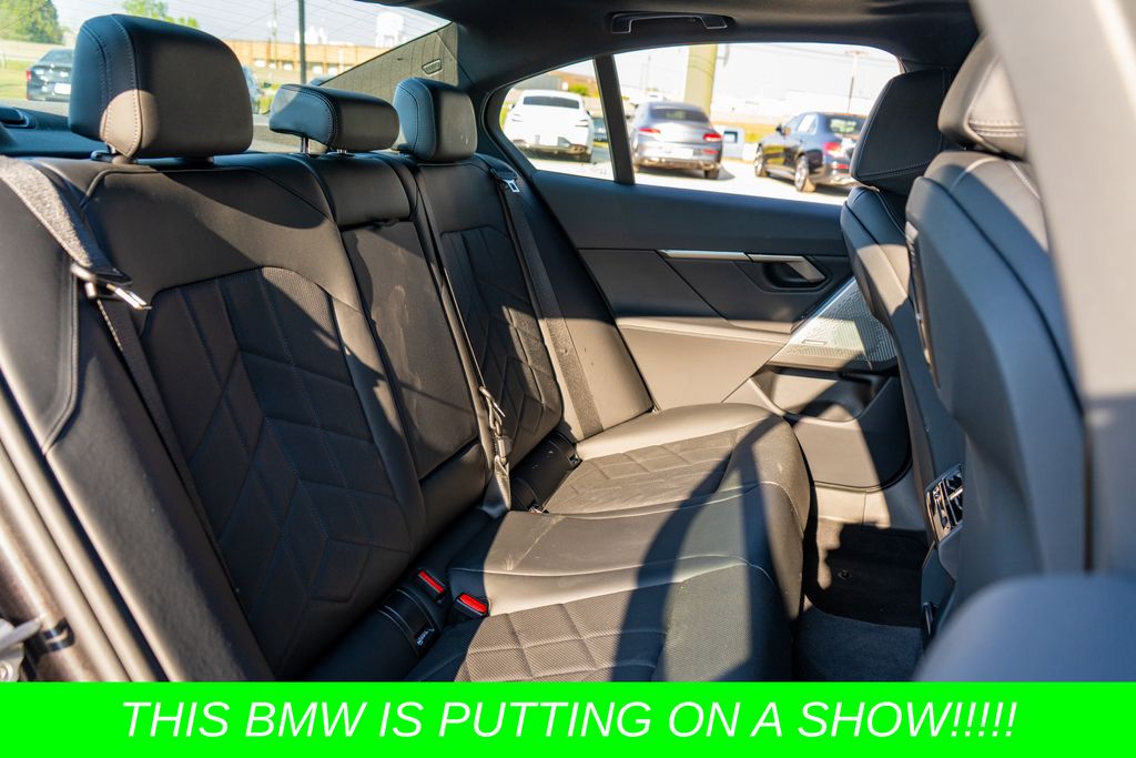 2025 BMW i5 40 - Photo 42