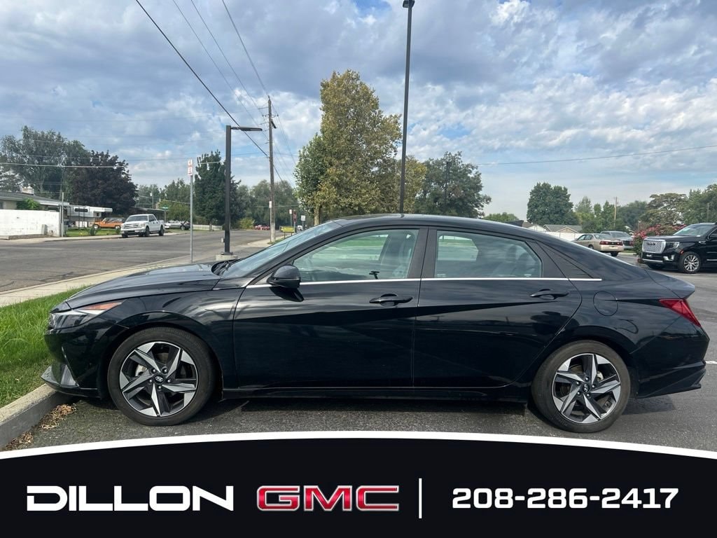Used 2023 Hyundai Elantra Limited Sedan