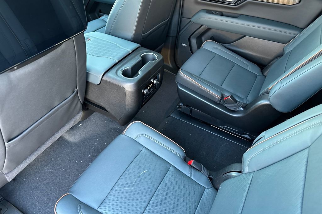 2026 GMC Yukon XL AT4 - Photo 9