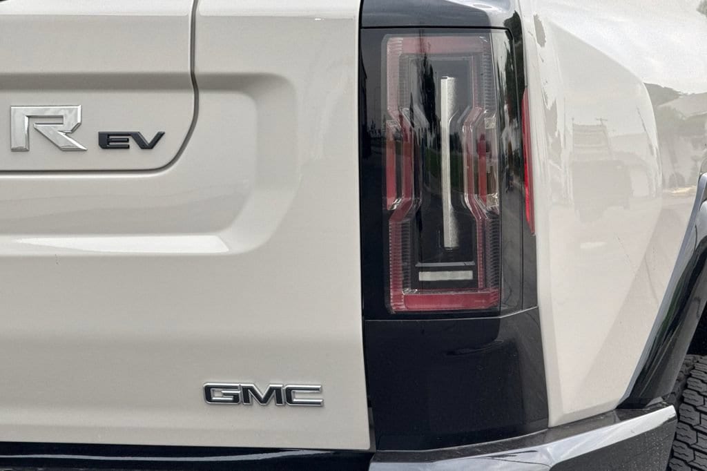 2026 GMC HUMMER EV 2X - Photo 24