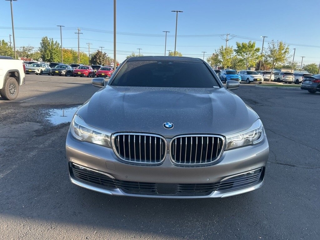 2017 Bmw 740i photo 2