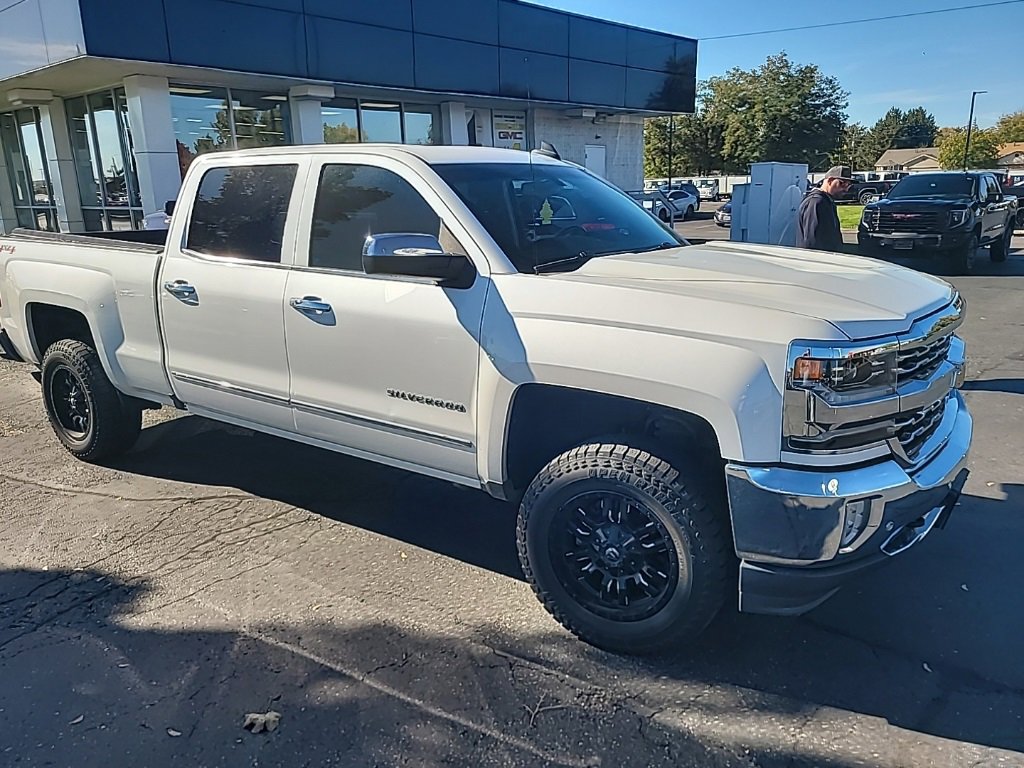 2017 Chevrolet Silverado 1500 LTZ photo 3