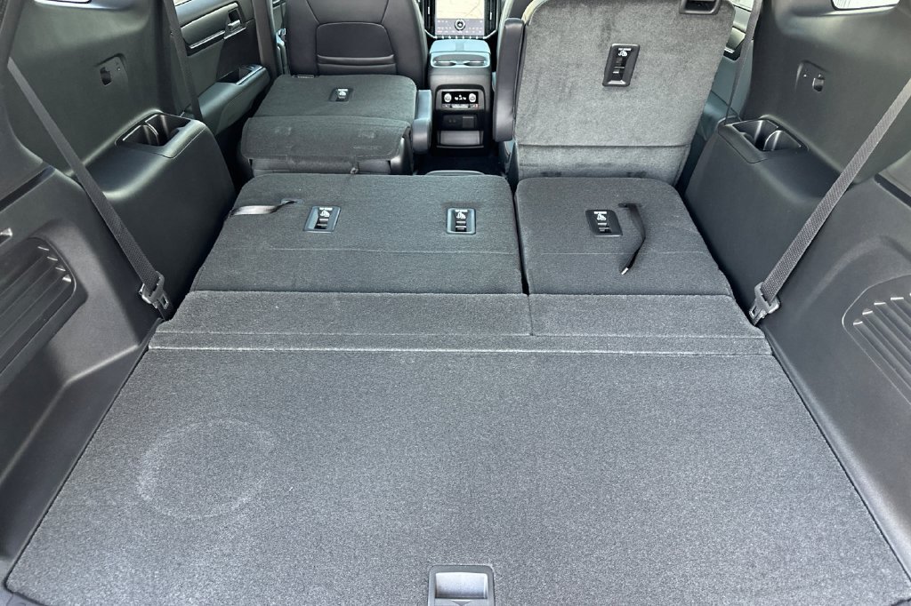 2026 GMC Acadia AT4 - Photo 14