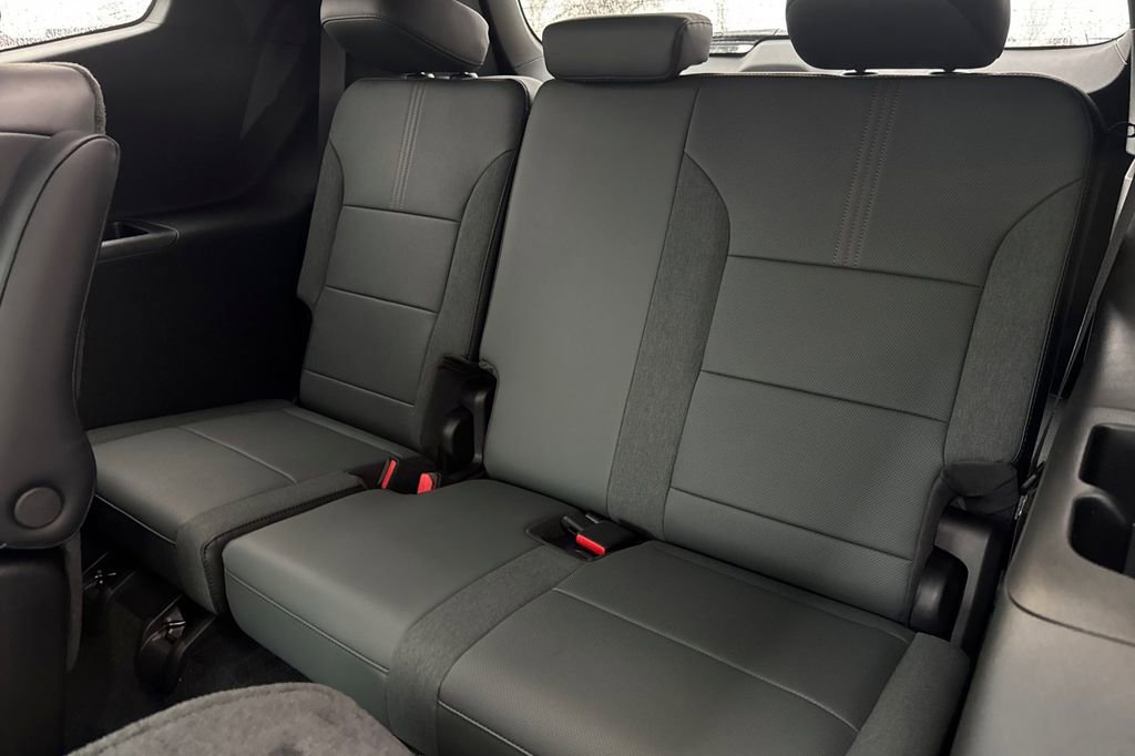 2026 GMC Acadia AT4 - Photo 12