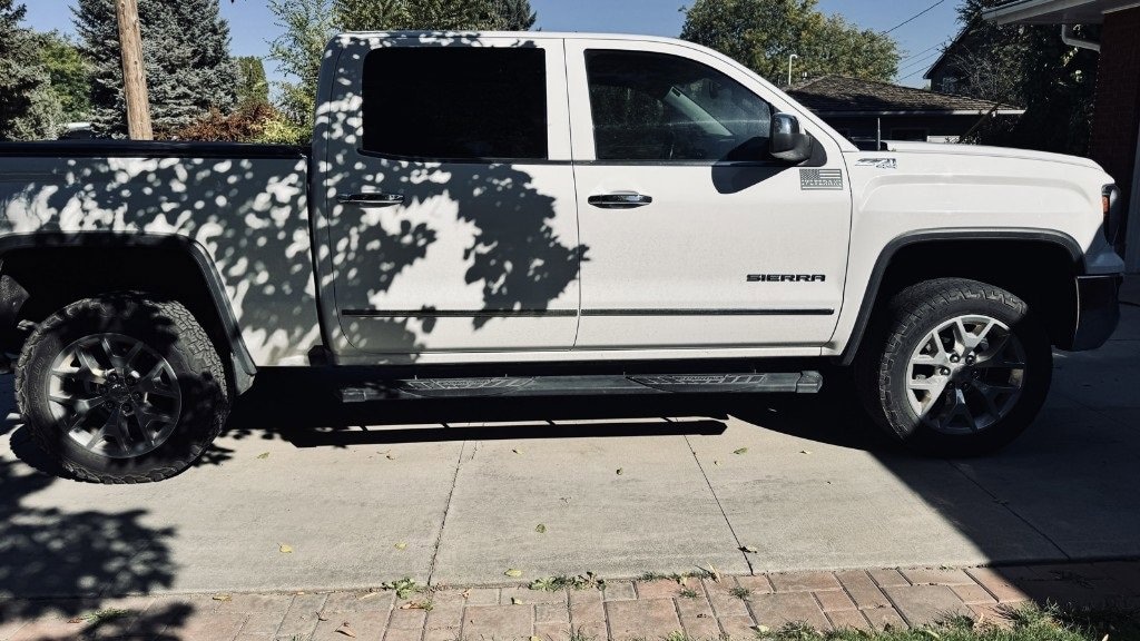 Used 2018 GMC Sierra 1500 SLT Truck