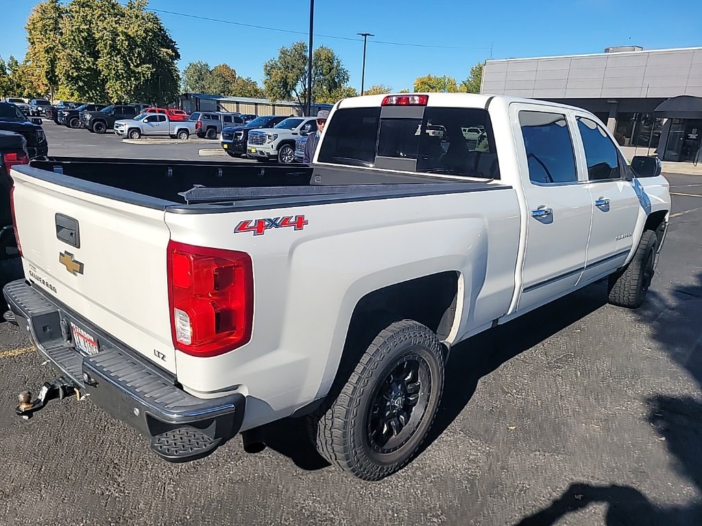 2017 Chevrolet Silverado 1500 LTZ photo 4