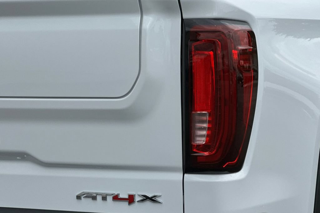 2026 GMC Sierra 1500 AT4X - Photo 21