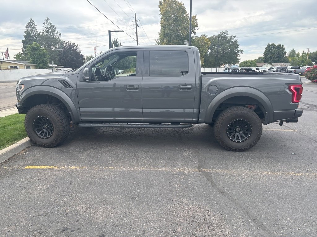 2020 Ford F-150 Raptor photo 2