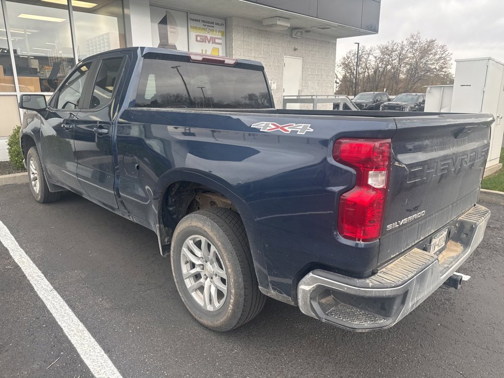 2021 Chevrolet Silverado 1500 LT photo 4