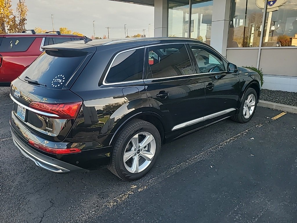 2024 Audi Q7 45 Premium Plus photo 3