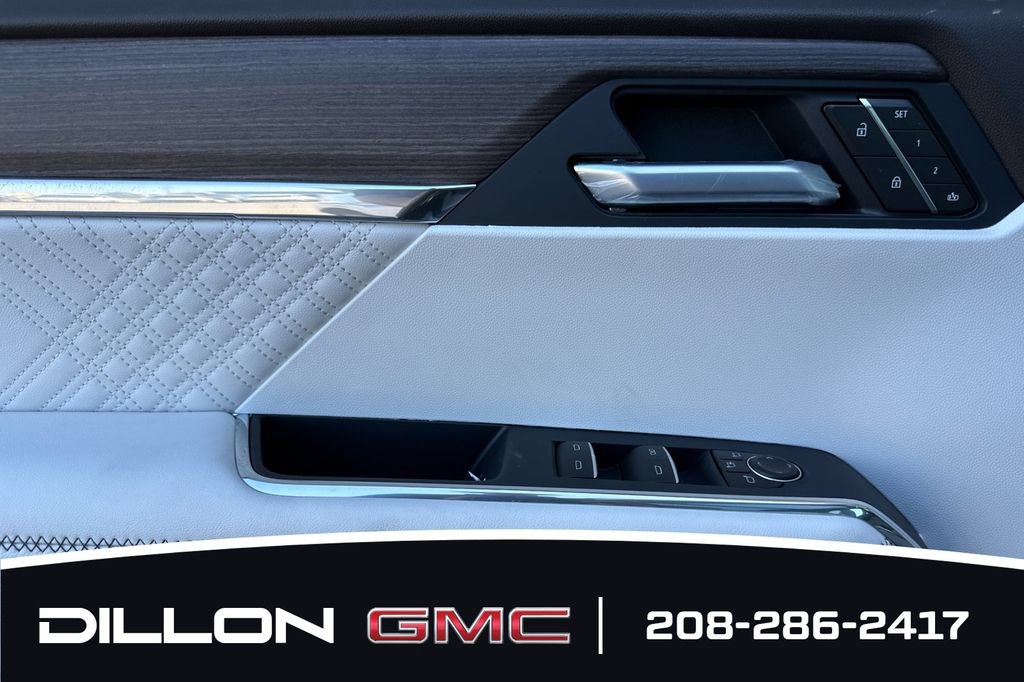 2026 GMC Acadia Denali - Photo 8