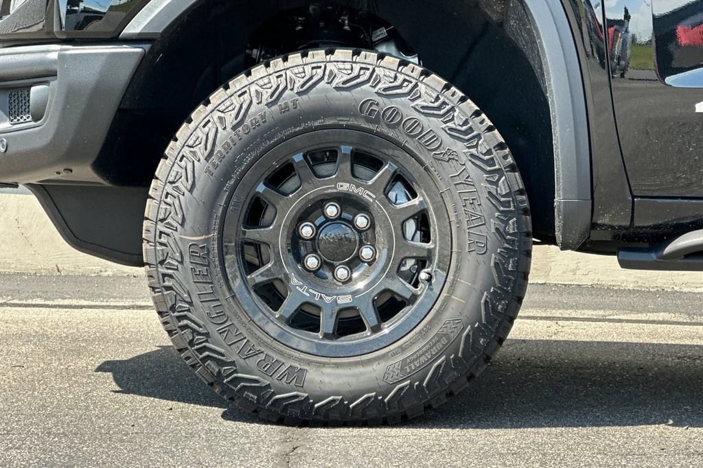 2026 GMC Sierra 1500 AT4X - Photo 25