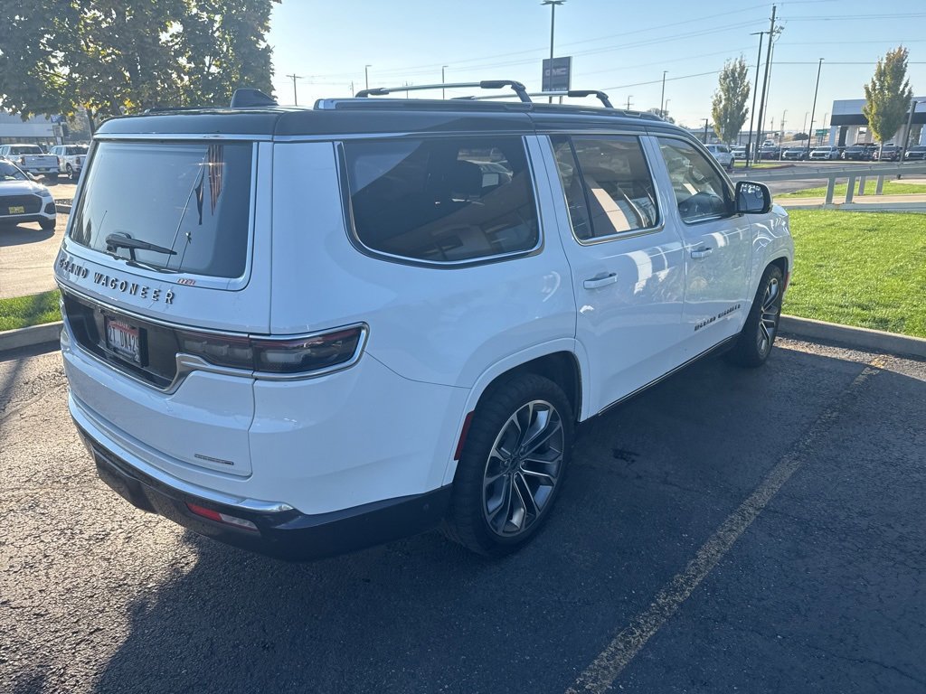 2022 Jeep Grand Wagoneer III photo 2