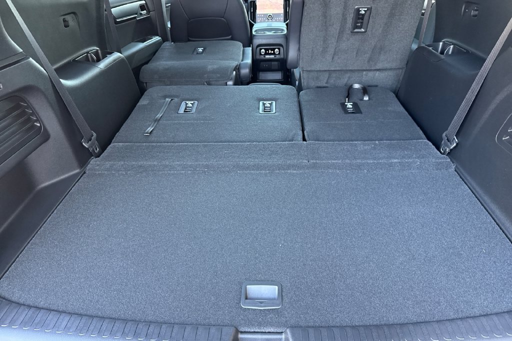 2026 GMC Acadia AT4 - Photo 15