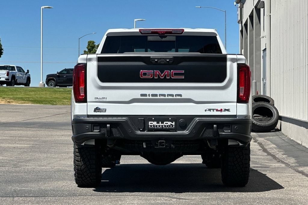 2026 GMC Sierra 1500 AT4X - Photo 8