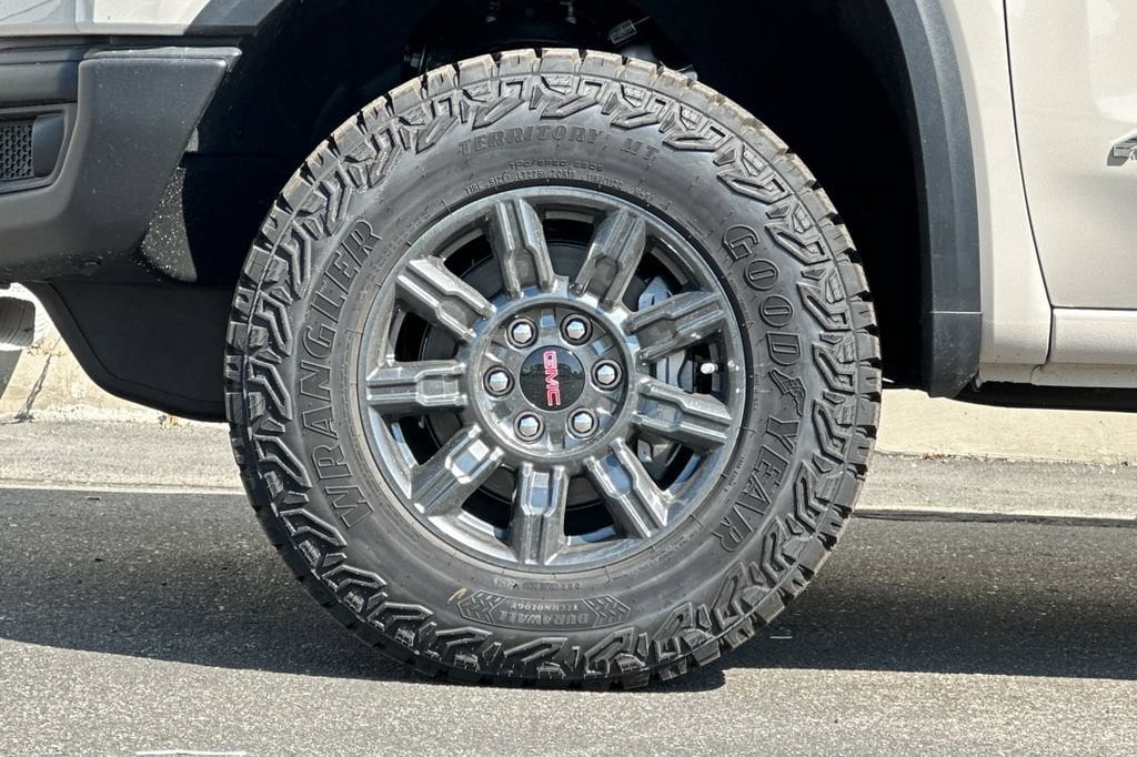 2026 GMC Sierra 1500 AT4X - Photo 28