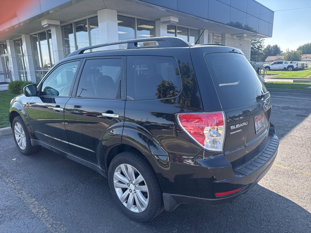 2011 Subaru Forester 2.5X Premium photo 3
