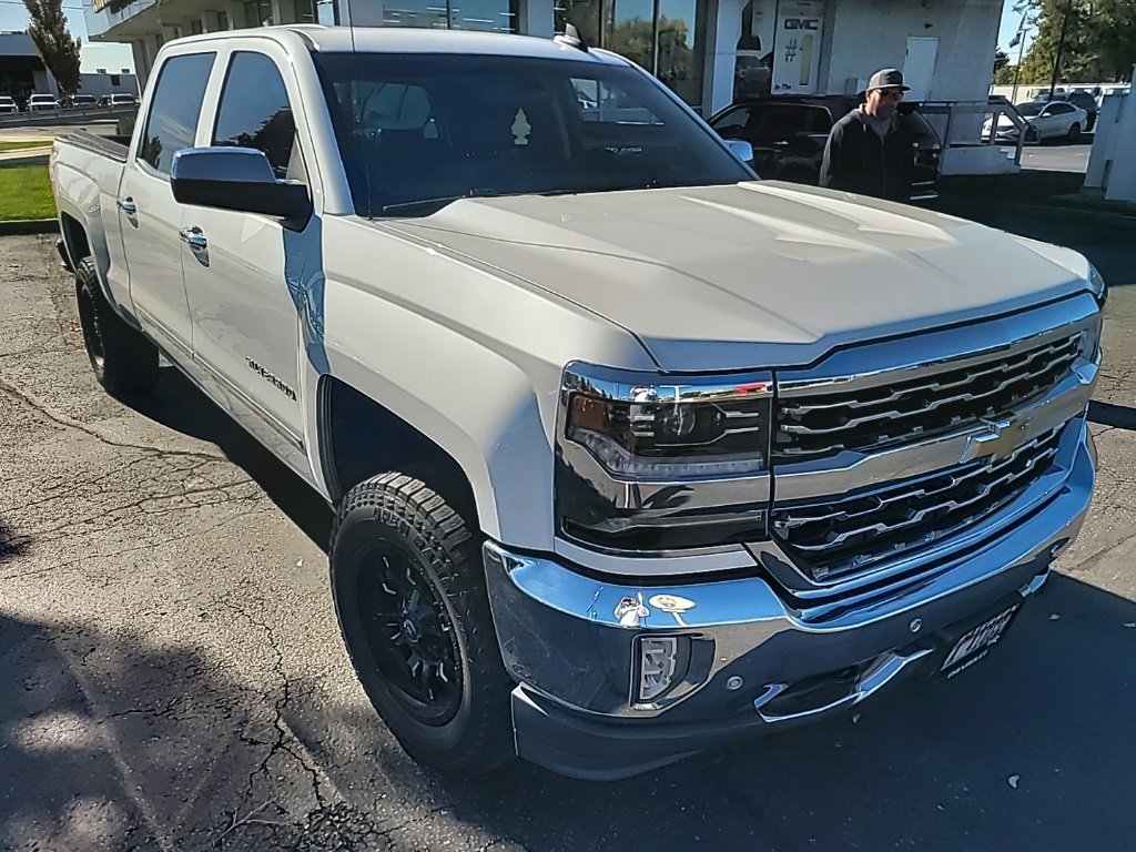 2017 Chevrolet Silverado 1500 LTZ photo 2