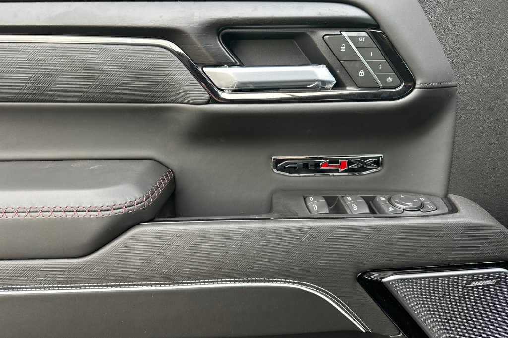 2026 GMC Sierra 1500 AT4X - Photo 9
