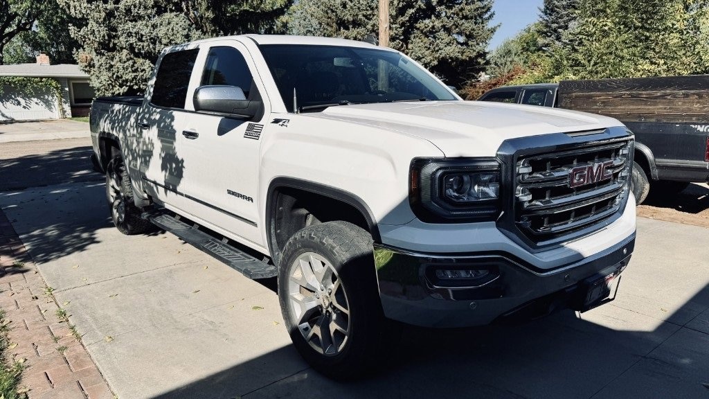 Used 2018 GMC Sierra 1500 SLT Truck