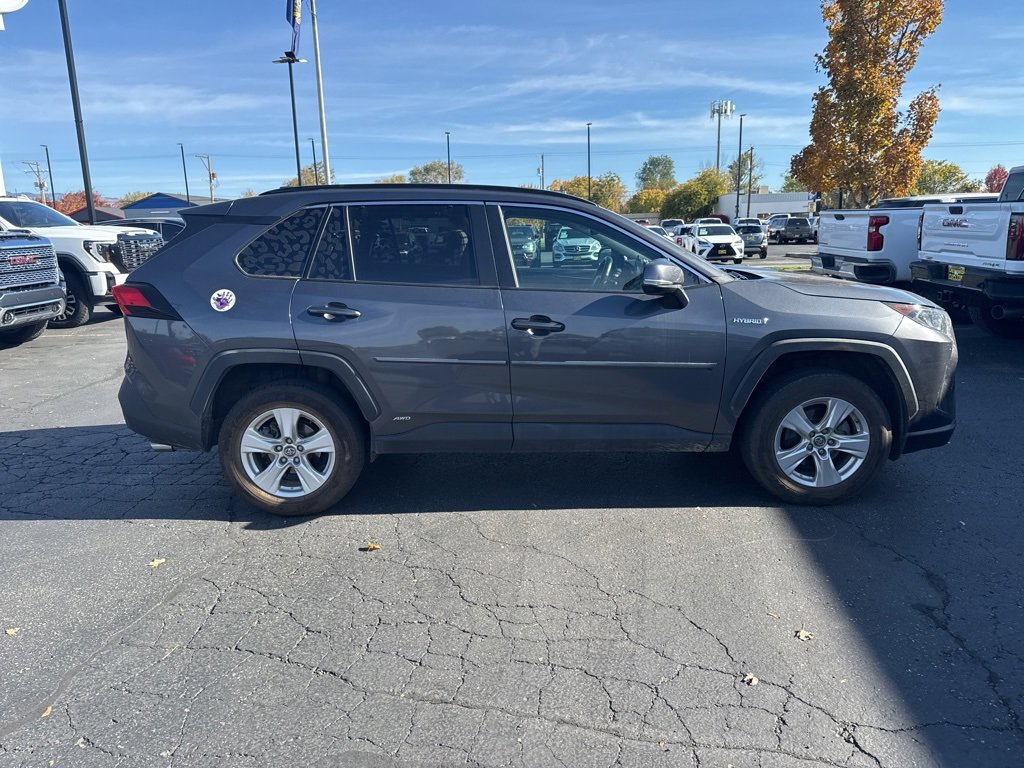 2020 Toyota RAV4 Hybrid LE photo 2