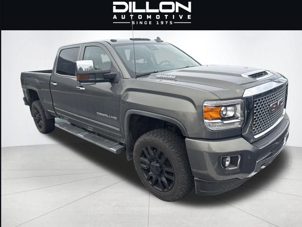 2017 GMC Sierra 4WD Crew Cab Standard Box Denali's photo