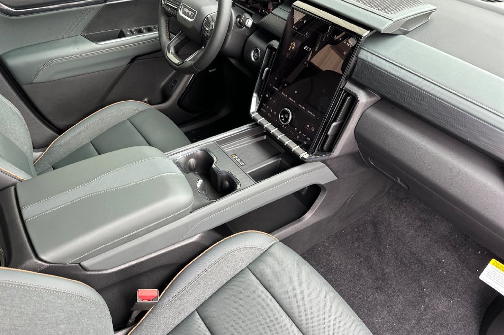 2026 GMC Acadia AT4 - Photo 15