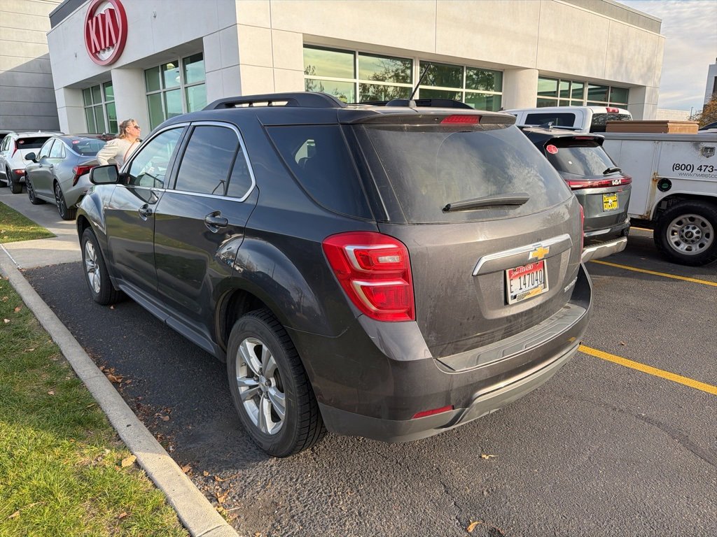 2016 Chevrolet Equinox LT photo 2