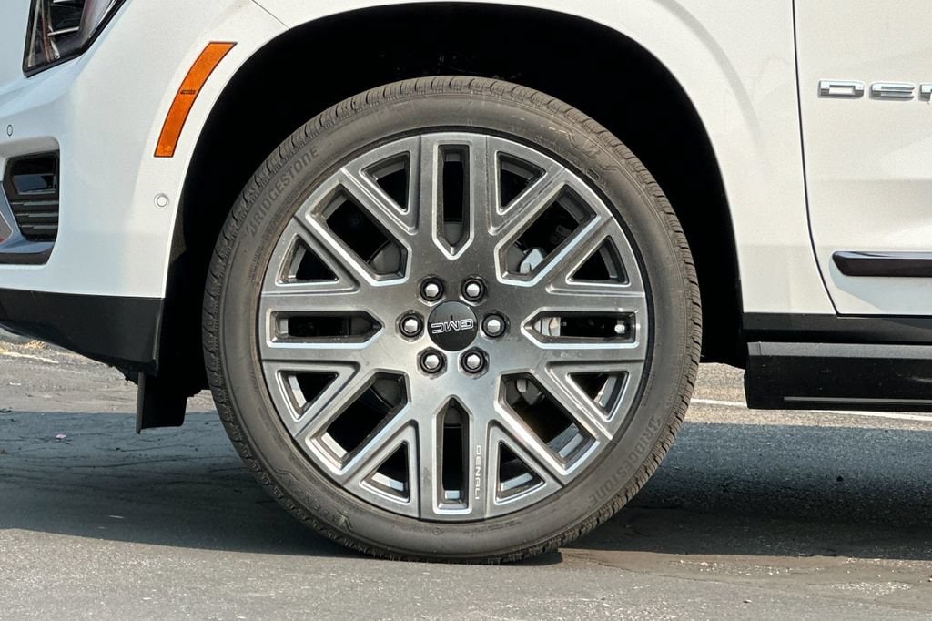 2026 GMC Yukon XL Denali Ultimate - Photo 25