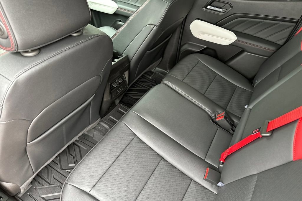 2026 GMC Canyon AT4X - Photo 11