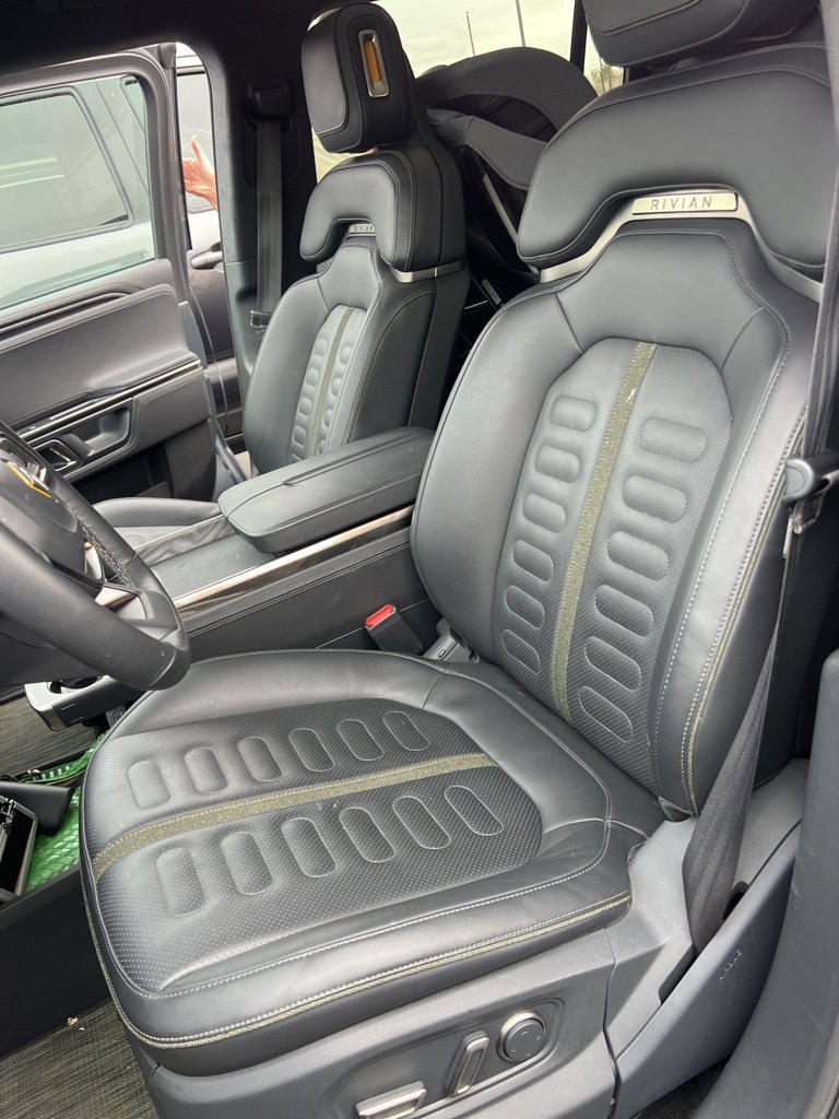 2022 Rivian R1S Launch Edition photo 4