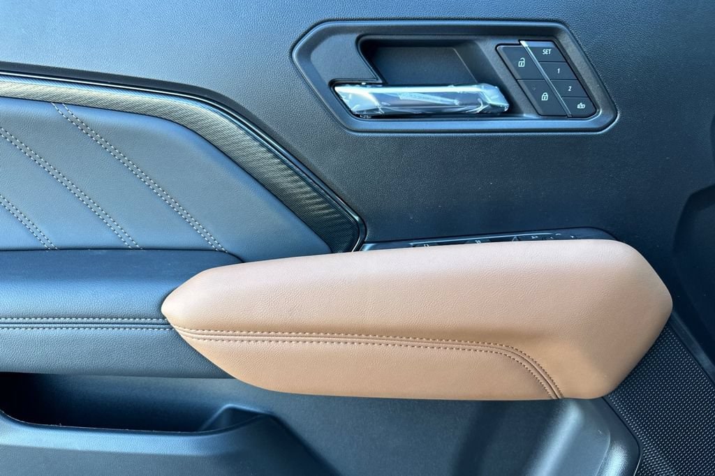 2026 GMC Canyon AT4 - Photo 10