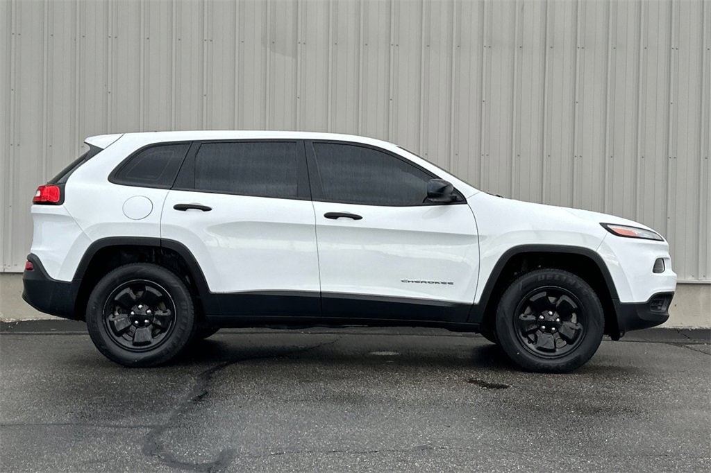 Used 2016 Jeep Cherokee Sport
