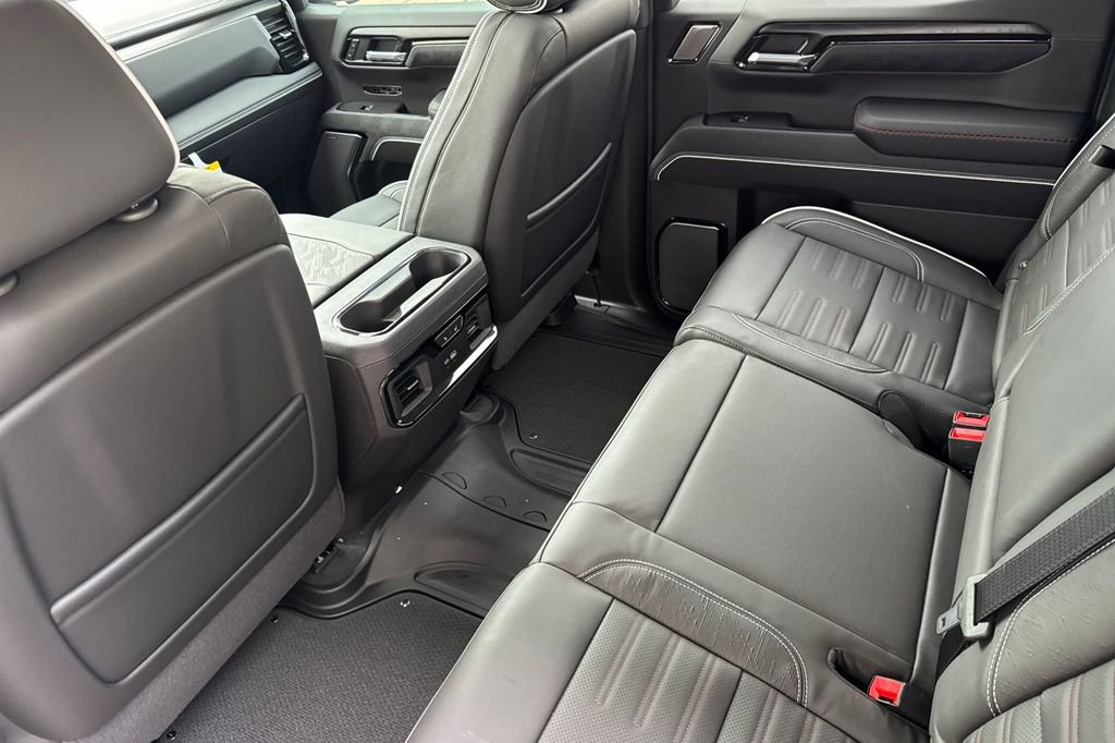 2026 GMC Sierra 1500 AT4X - Photo 9