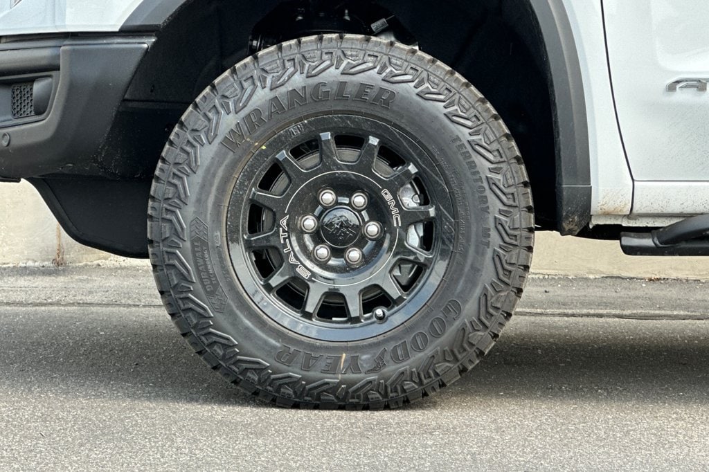2026 GMC Sierra 1500 AT4X - Photo 27
