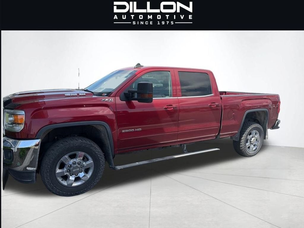 2018 GMC Sierra 4WD Crew Cab Long Box SLE's photo