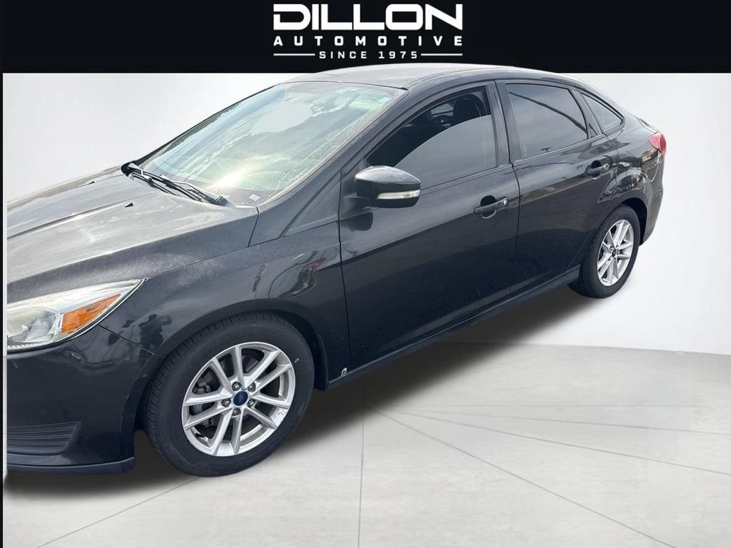 2015 Ford Focus Sedan SE's photo