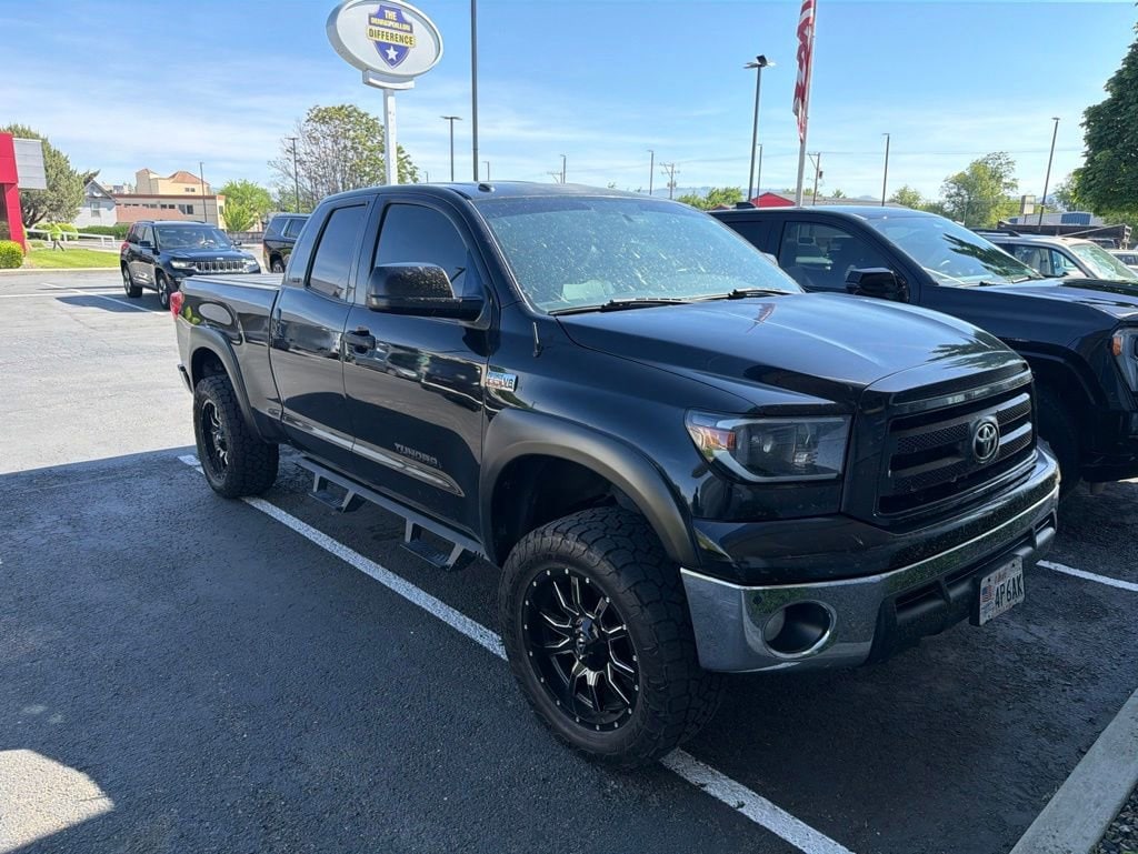 2010 Toyota Tundra 5.7 Auto 4WD FFV Tundra Grade Double Cab's photo