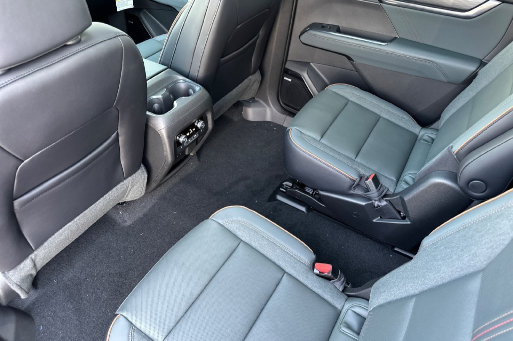 2026 GMC Acadia AT4 - Photo 11