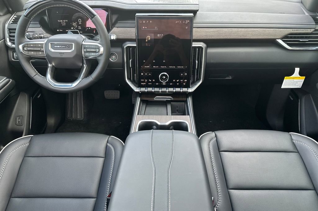 2026 GMC Acadia Denali - Photo 13