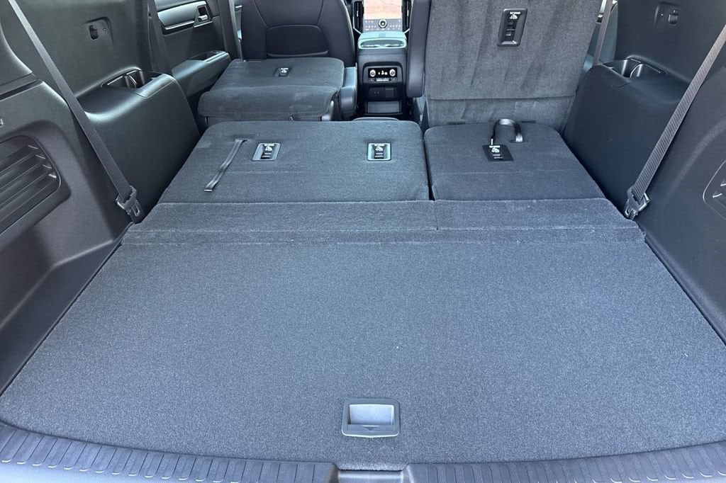 2026 GMC Acadia AT4 - Photo 15