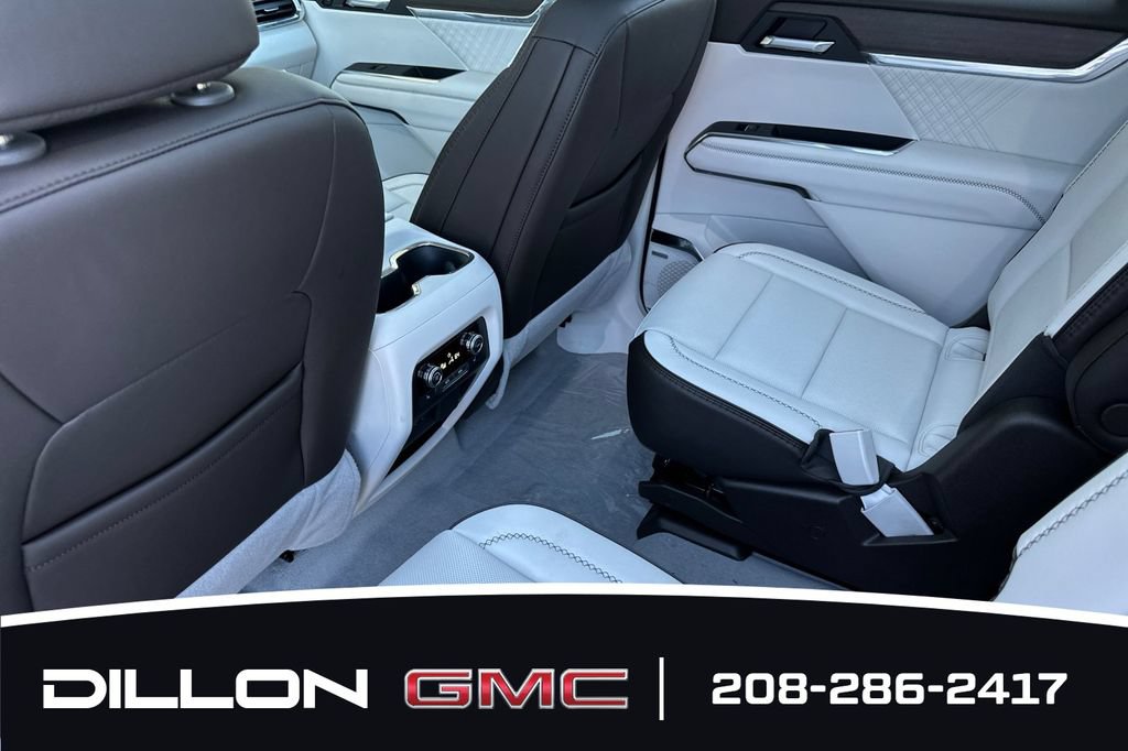 2026 GMC Acadia Denali - Photo 9