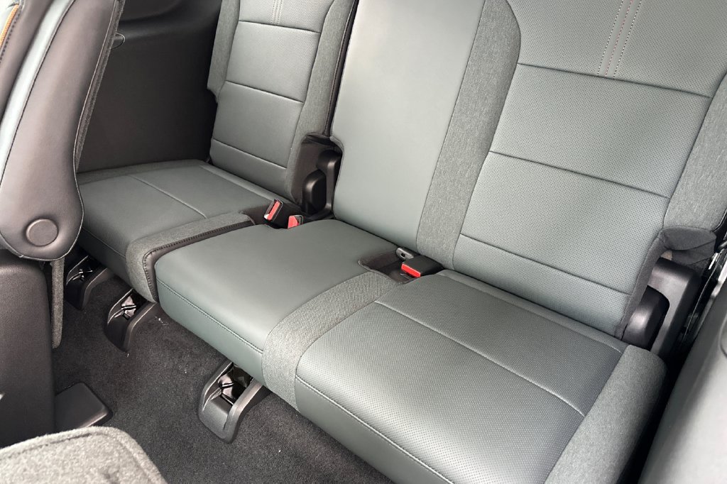 2026 GMC Acadia AT4 - Photo 13