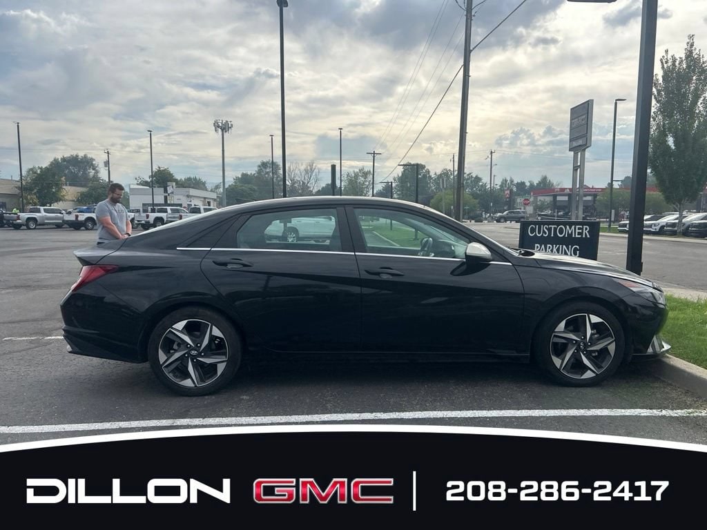 Used 2023 Hyundai Elantra Limited Sedan