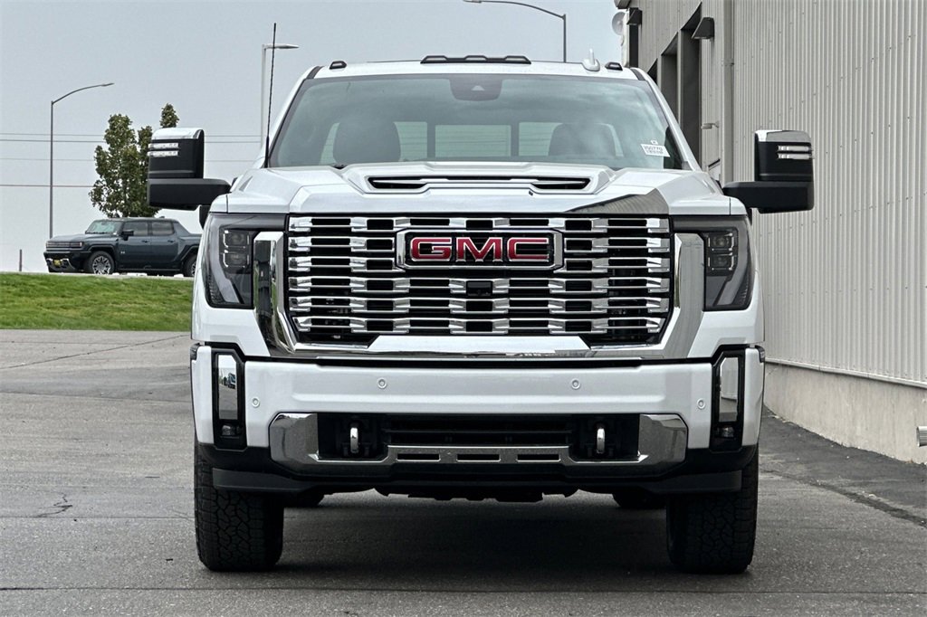 2025 Gmc Sierra 2500 HD Denali photo 3