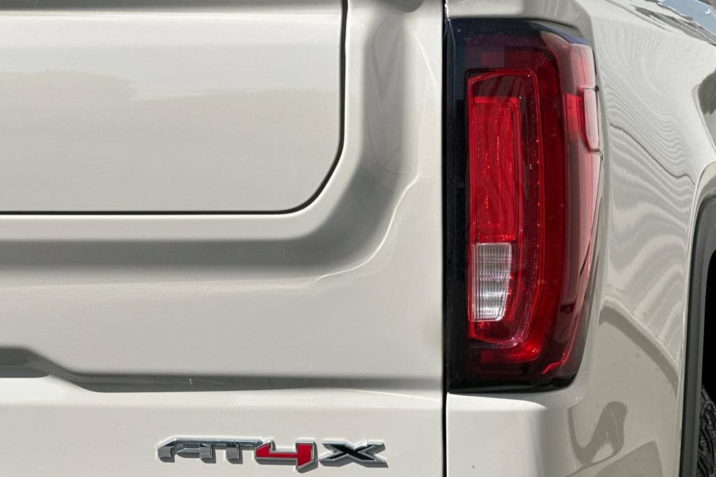 2026 GMC Sierra 1500 AT4X - Photo 27