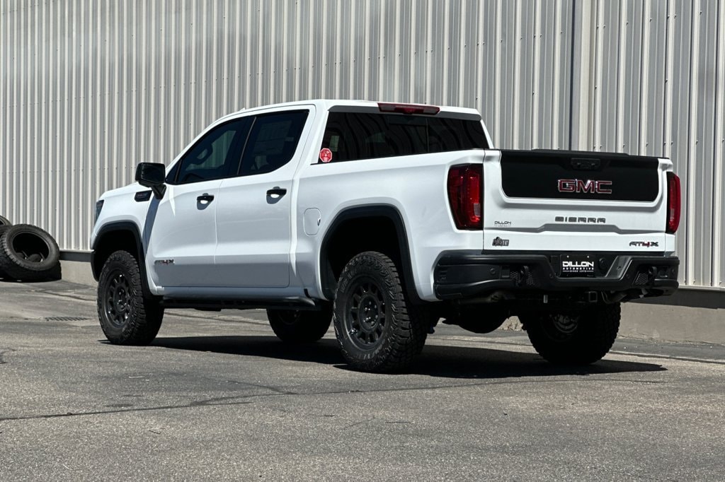 2026 GMC Sierra 1500 AT4X - Photo 9