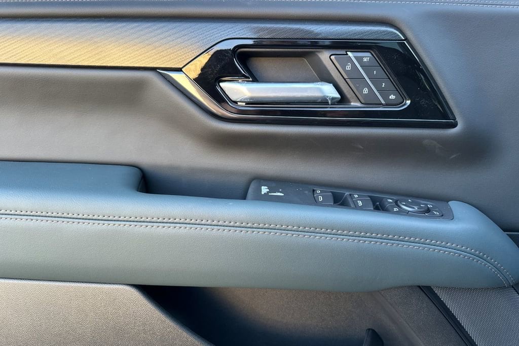 2026 GMC Yukon XL AT4 - Photo 8