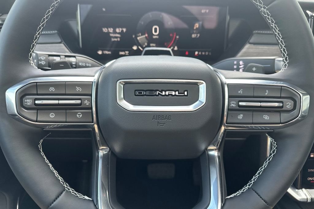 2026 GMC Acadia Denali - Photo 24